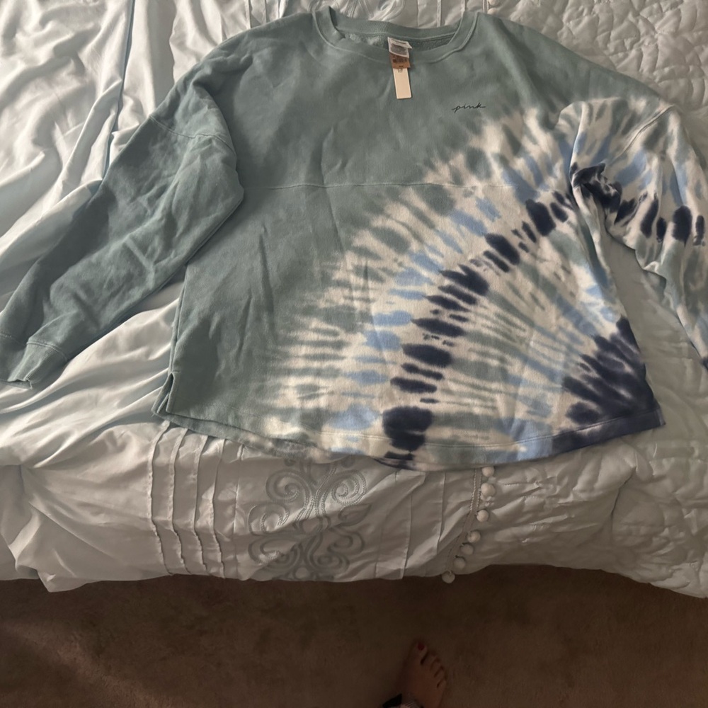 Women’s Victoria secret sweatshirt brand new with tags never worn